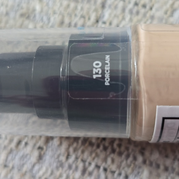 REVLON BRAND COLORSTAY LONGWEAR MAKEUP FOUNDATION #130 PORCELAIN BUNDLE OF 2 - Picture 5 of 7